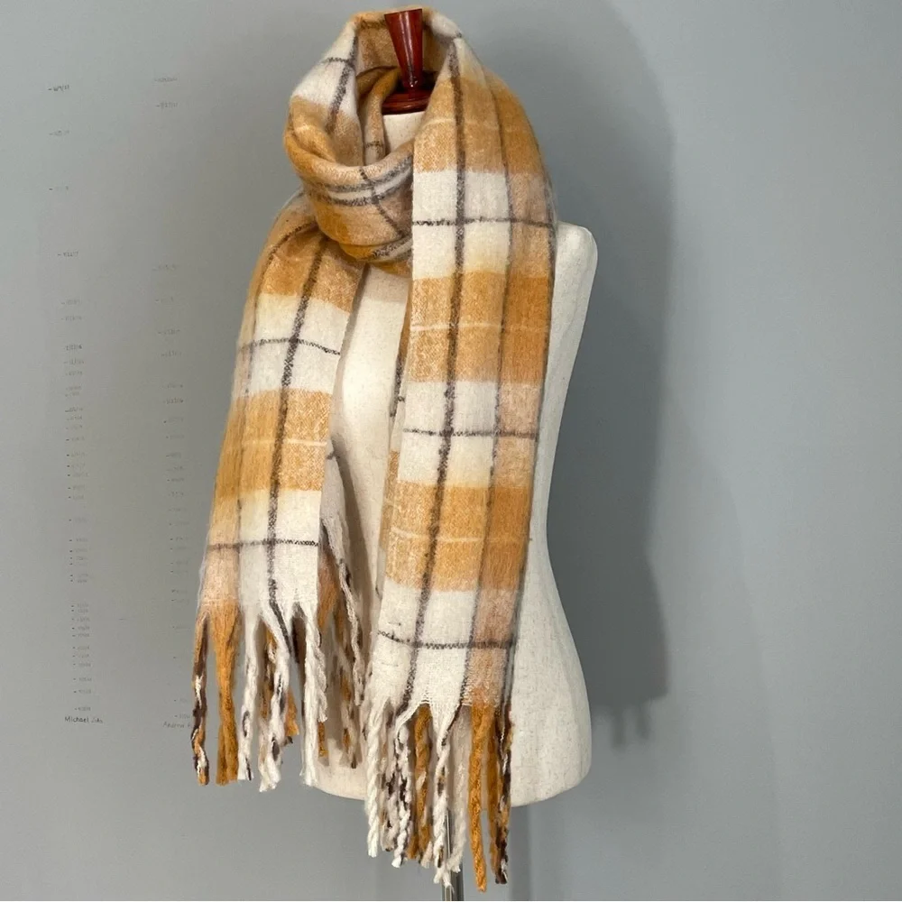 Steve Madden Camel & Cream Plaid Scarf One Size Chunky Oversized Soft Tassels